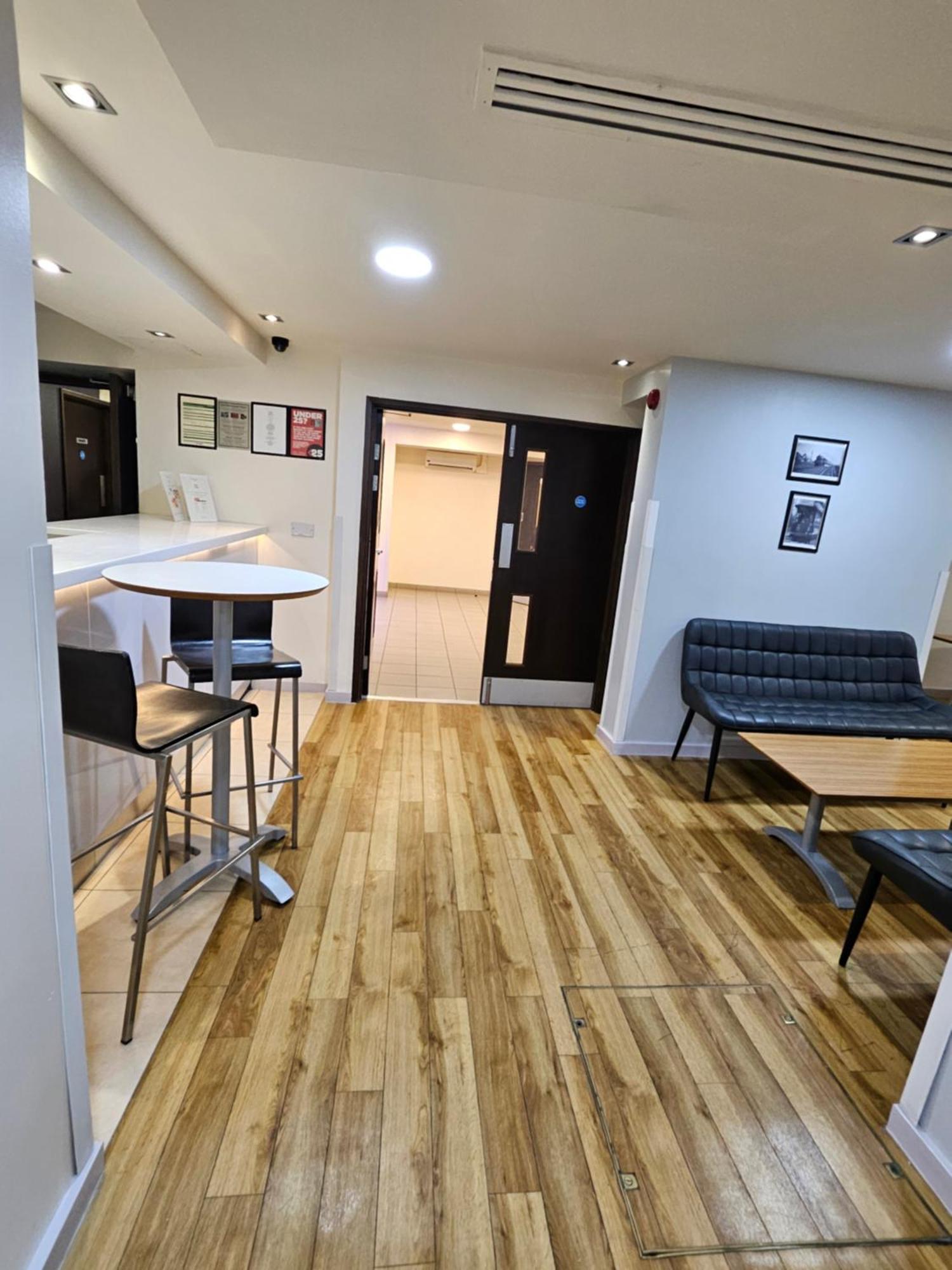 Go2 Hotels Burton Upon Trent Central Eksteriør billede